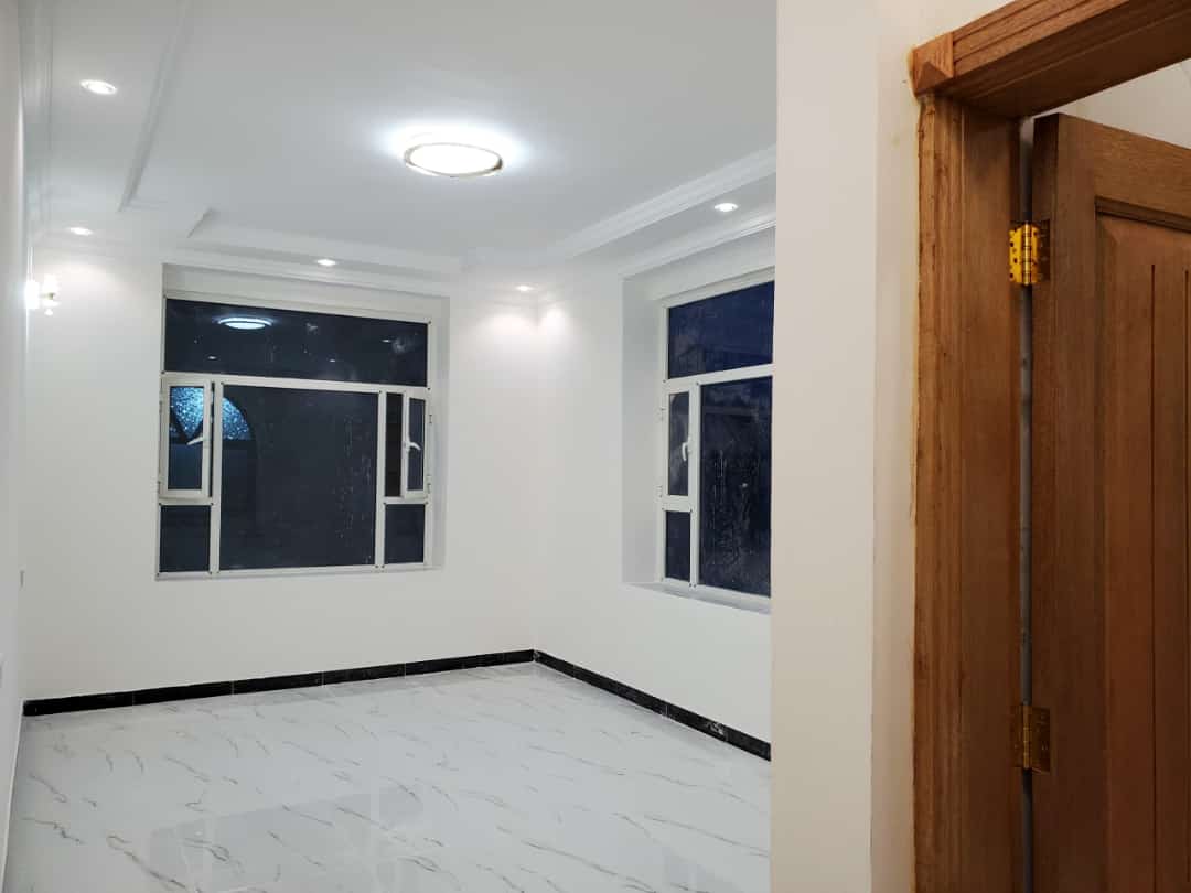 فرصة عقارية مميزة في حده شارع بيروت - 
